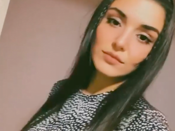 ظهور جديد لـ هاندا ارتشيل ببطن عاري "ًصور" 1