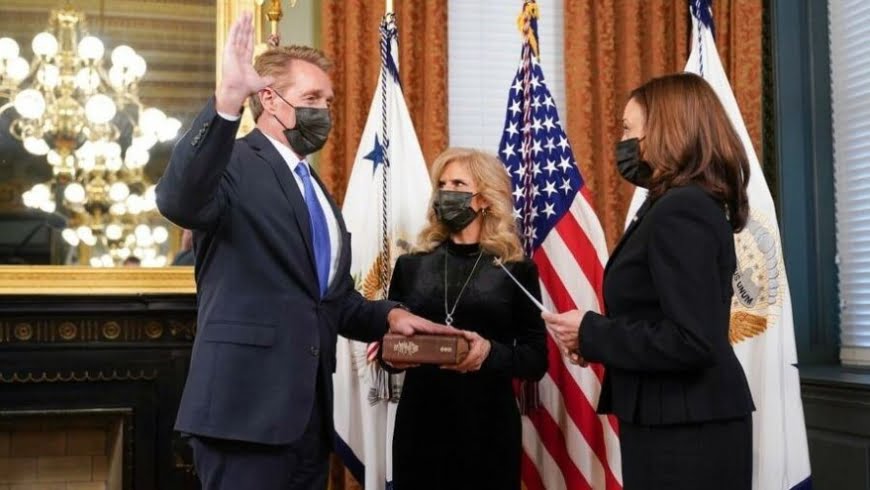 السفير الأمريكي الجديد لدى تركيا يؤدي اليمين الدستورية 39