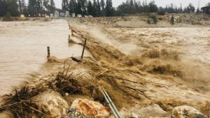 أمطار غزيرة تضرب أنطاليا التركية.. العديد من الطرق أُغلقت!