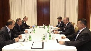 وزير الخارجية التركي يلتقي رئيس الوزراء السوري المنشق