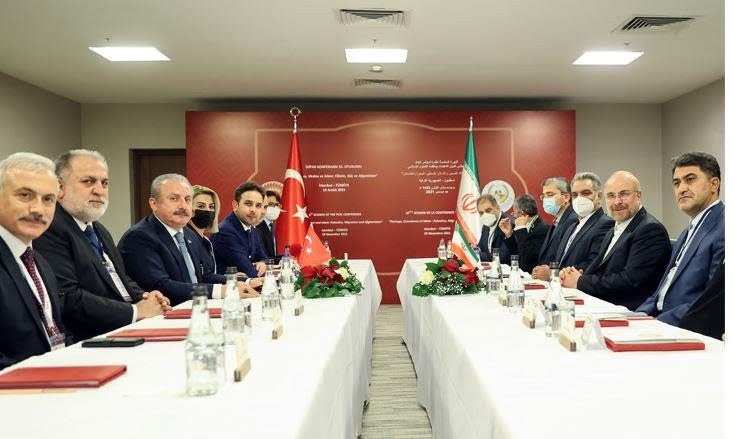 تركيا تستثمر مؤتمر منظمة التعاون الإسلامي لنشر رؤيتها الجديدة حول القضايا العالمية