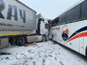 مقتل 3 أشخاص في حادث متسلسل في ماردين