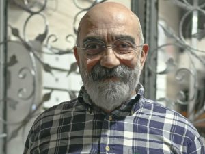 تصريح مثير لكاتب مسجون: أفضّل السجن في تركيا على الحرية في المنفى!