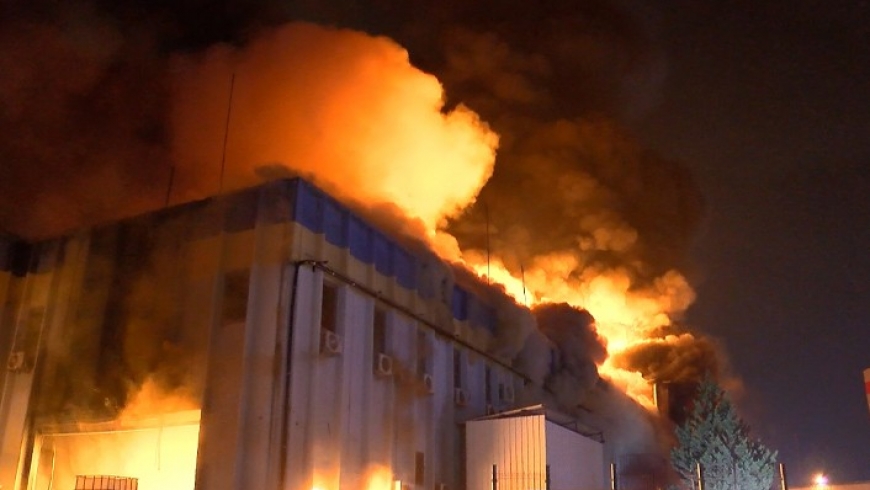 حريق ضخم بمصنع كيماويات في مدينة بورصة التركية 3