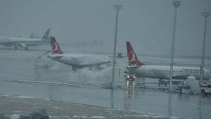 مطار صبيحة يخفض عدد رحلاته الأربعاء الخميس بسبب الثلوج الكثيفة