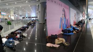 موسكو تفتح تحقيقًا بشأن السائحين الروس العالقين في مطار إسطنبول