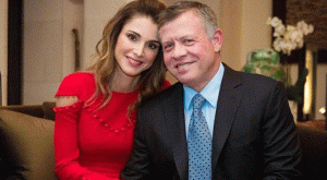الملكة رانيا تهنئ الملك عبد الله بعيد ميلاده الـ 60 (فيديو)