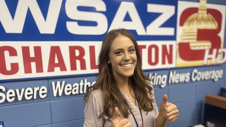 مراسلة تتعرض للدهس أثناء بث مباشر.. فيديو 1