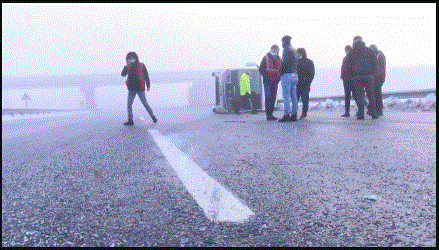   انقلاب حافلة تقل ضباط شرطة في إسطنبول 13