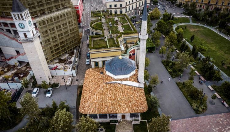 اردوغان يفتتح مسجد في البانيا