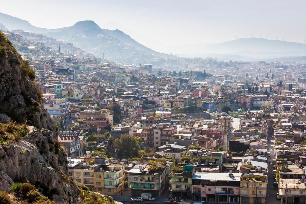 انهيار مبنى من 6 طوابق أثناء هدمه في هاتاي 7