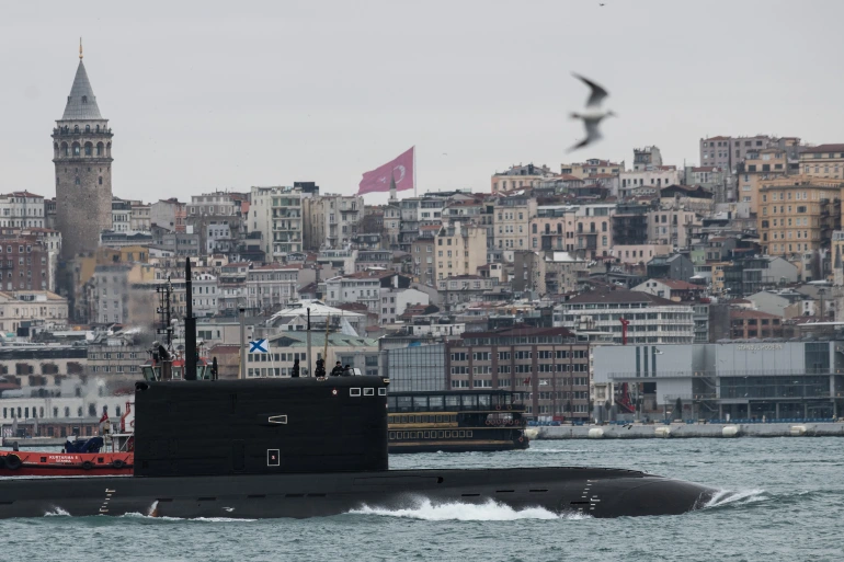 ما هي اتفاقية مونترو التي تهدد تركيا بتطبيقها على السفن الحربية الروسية؟