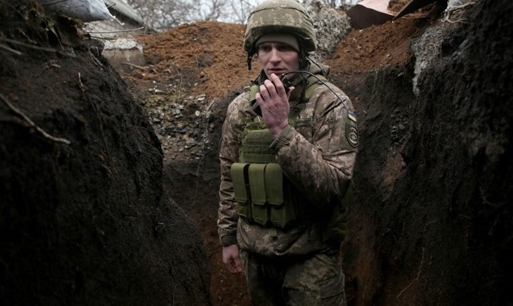الأحداث في أوكرانيا.. مقتل جنديين جديدين والجيش الروسي يتدخل وتركيا ترفض