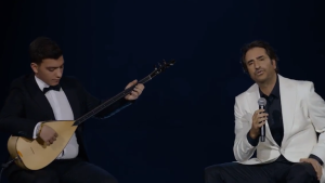 فنان تركي شهير يغني عن ارتفاع الأسعار (فيديو)