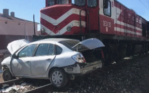 أنقرة .. مصرع تركي وإصابة اثنين في حادث اصطدام قطار بسيارة
