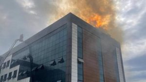 تركيا .. اندلاع حريق ضخم في جامعة غيرسون