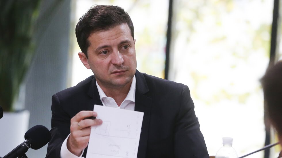 الرئيس الأوكراني يعلن حالة الطوارئ في البلاد 17