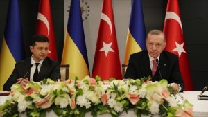 الرئيس أردوغان يطمئن نظيره الأوكراني وروسيا ترسل وفدا لإجراء محادثات