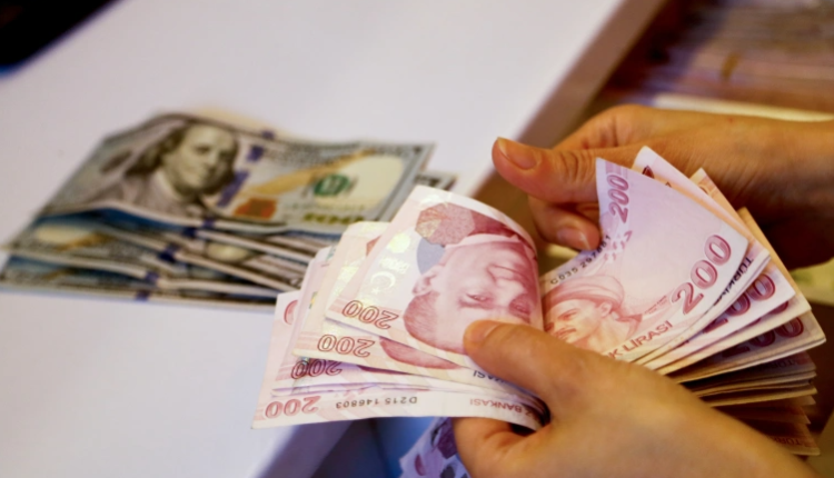 كيف تأثرت الليرة التركية بحظر أوروبا وأمريكا للنفط الروسي؟