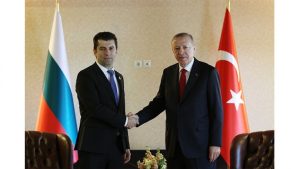 استمر ساعة.. أردوغان يلتقي رئيس الوزراء البلغاري بأنطاليا