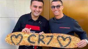 الشيف بوراك وكريستيانو رونالدو يفتتحان مطعمًا في لندن