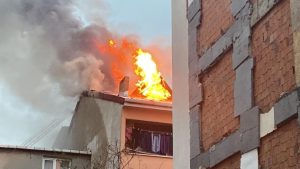 حريق كبير يلتهم 10 مصانع في مدينة بورصة التركية