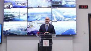وزير النقل التركي يوجه تحذيرًا عاجلًا ومهمًا لسكان إسطنبول بشأن العاصفة الثلجية
