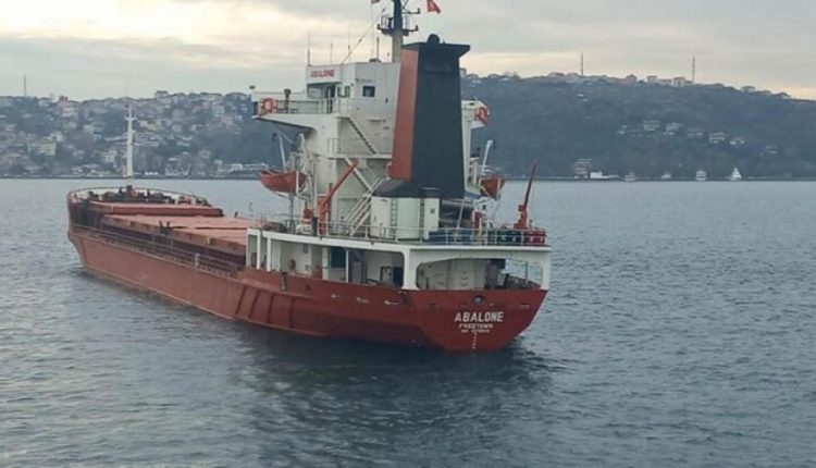 وزير الدفاع التركي: مشكلة سفننا العالقة في روسيا في طريقها إلى الحل
