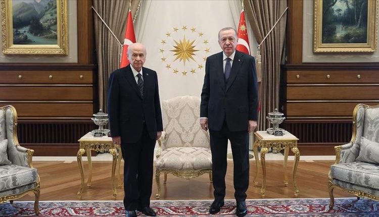 ردًا على اجتماع أحزاب المعارضة.. الرئيس أردوغان يلتقي بشريكه في الائتلاف