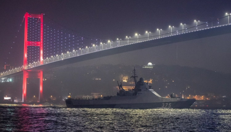 كيف سيؤثر قرار تركيا إغلاق المضائق عليها وعلى مجريات الحرب؟