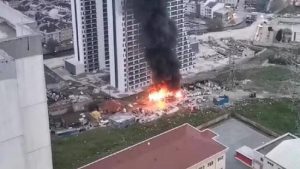 حريق ضخم في موقع إعادة تدوير نفايات في إسنيورت