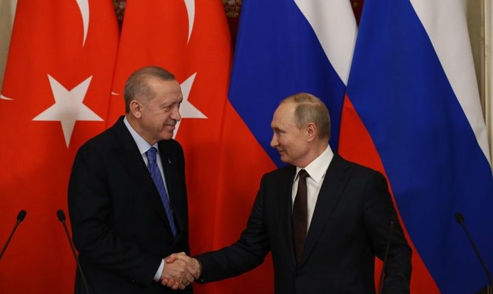 لهذه الأسباب يصر أردوغان على جمع بوتين والرئيس الأوكراني على طاولة واحد