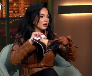 تصرف صادم.. فنانة أردنية تمزق صورة الممثل “تيم حسن” على الهواء