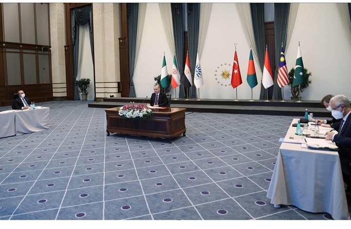 أربكان يعود من جديد على الساحة التركية.. ما قصة مجموعة D8؟