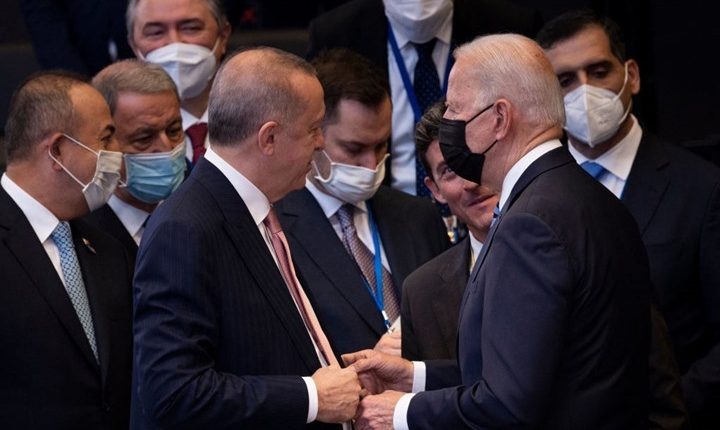 الرئيس أردوغان يهاجم بايدن ومن معه: ما تتكلموه "بحكم العدم" بالنسبة لنا