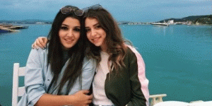 الممثلة التركية هاندا أرتشيل وشقيقتها تخطفان الأنظار بلقطة عفوية