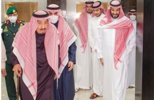 السعودية.. الملك سلمان سيبقى في المستشفى