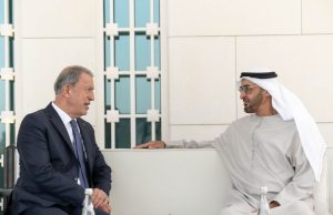 رئيس الإمارات يستقبل وزير الدفاع التركي