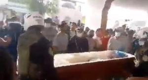 فيديو.. امرأة تعود للحياة أثناء جنازتها في البيرو