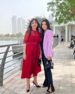 الفنانة السورية وفاء موصللي تشعل مواقع التواصل بصورتها مع ابنتها نايا .. شاهدوا جمالهما (صورة) 5