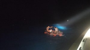 إنقاذ 68 مهاجرا غربي تركيا