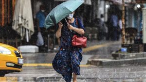 الأرصاد الجوية تحذر من الأمطار الغزيرة في 14 مدينة تركية