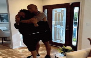 «ذا روك» يفاجئ ابنة عمه بمنزل جديد 5