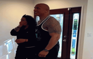 «ذا روك» يفاجئ ابنة عمه بمنزل جديد 3