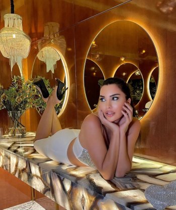 بجلسة تصوير جريئة.. لاميتا فرنجية بأحدث ظهور لها!! (صور) 1