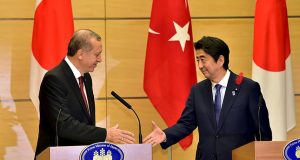 أردوغان يعلق على حادثة اغتيال رئيس الوزراء الياباني