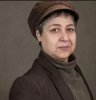 نجمة شهيرة تعلن تحولها لرجل على عمر الـ56 (صورة) 1