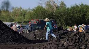 عشرة عمال عالقين في منجم للفحم بعد انهياره و محاولات لإنقاذهم في المكسيك