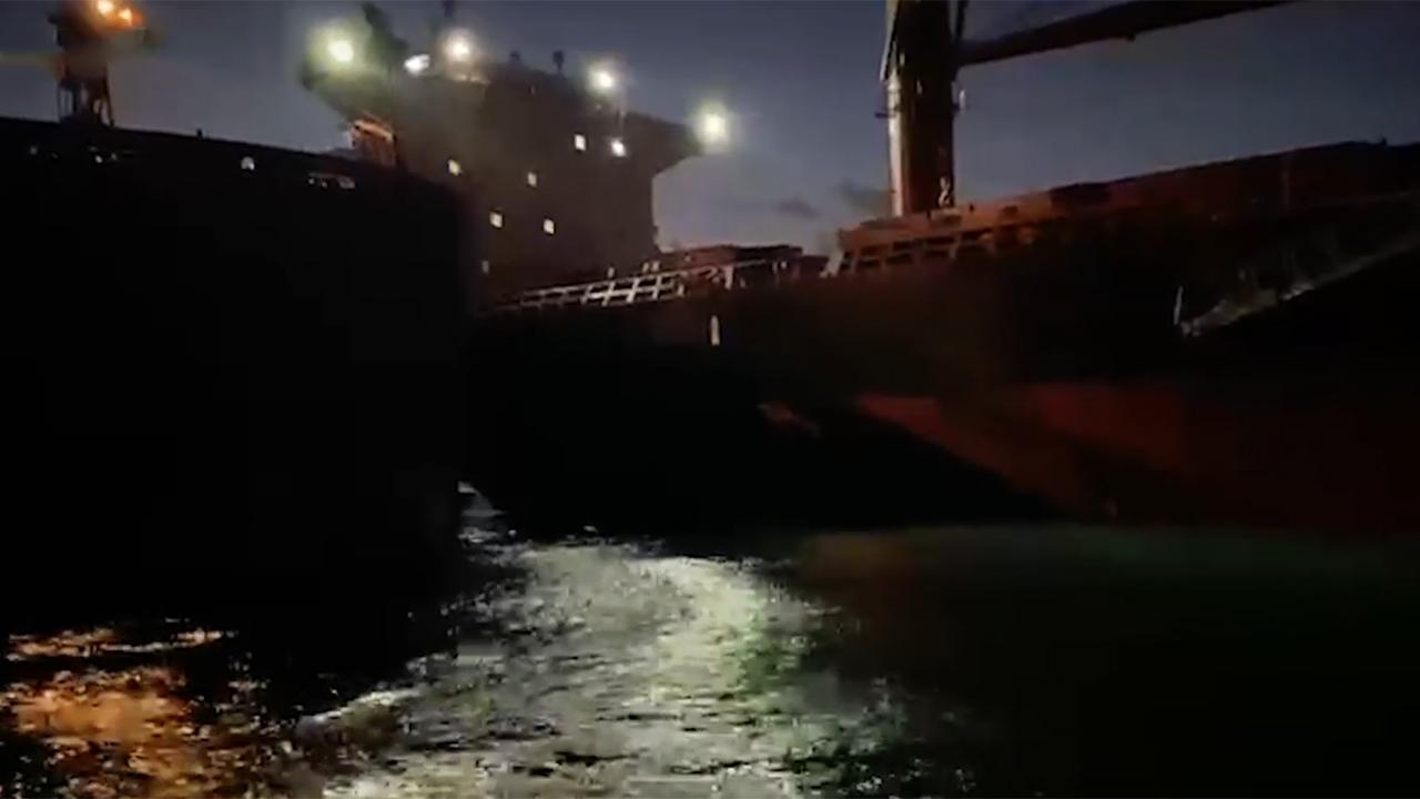 اصطدم سفينة تركية بأخرى ترفع العلم الليبيري في إسطنبول 27