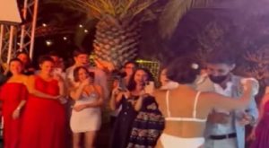 تونس.. عروس تحتفل بزفافها بالبيكيني وتؤدي رقصة الـ ستربتيز! (فيديو)